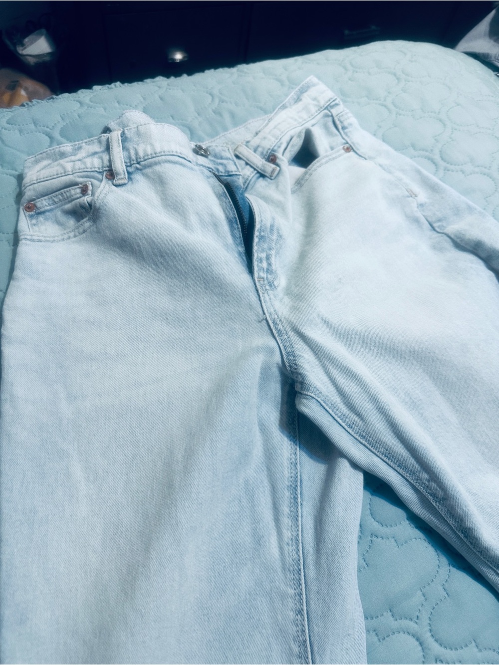 American Eagle Light Wash Women’s Jeans - Super High-Rise straight